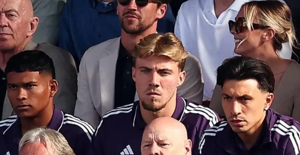 记者：那不勒斯和曼联还在谈，霍伊伦的交易最有可能先完成