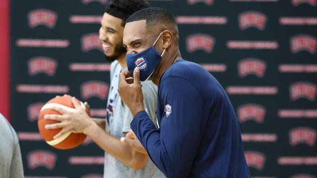 开云-格兰特·希尔的多重身份：退役后享受各样大舞台