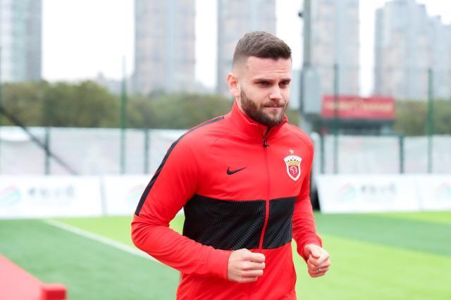 1637852085542016714.jpg 迈斯托罗维奇.jpg